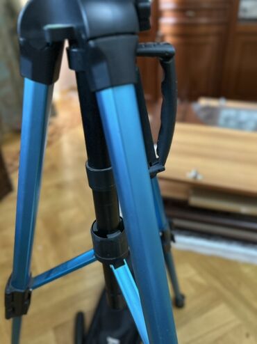 Другие аксессуары для фото/видео: Продаю ШТАТИВ прочный и практичный на железной ножках Штатив Jmary с — 16