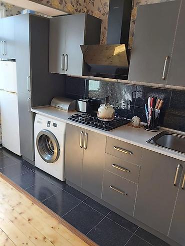 Köhnə tikili: Mənzilin təsviri Mənzil satılır Yeni günəşlidə D massivində yerləsən — 5