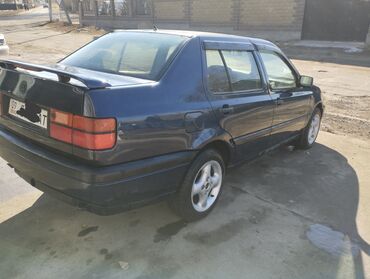 Volkswagen: Volkswagen Vento: 1995 г., 1.8 л, Механика, Бензин, Седан