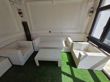 Çarpayılar: Divan, 2 kreslo