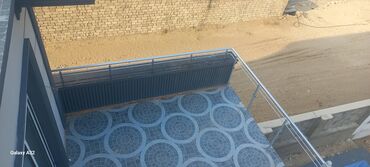 Pilləkən məhəccərləri: Paslanmayan metaldan olan müasir üslubda hazırlanmış pilləkən və eyvan — 5