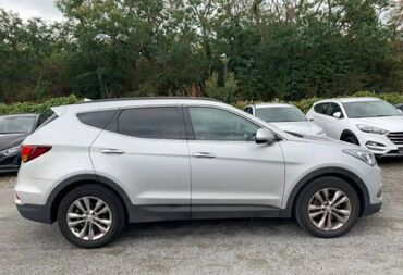 Hyundai: Hyundai Santa Fe – gümüşü rəngdə, geniş və rahat SUV. Əsas — 8