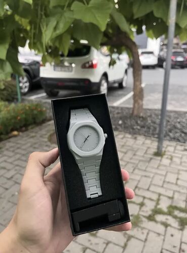 gümüş qol saatı: Yeni, Qol saatı