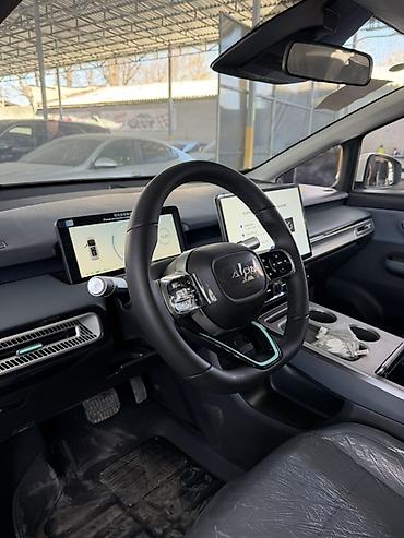 GAC: Электромобиль GAC Aion Y (белый), компактный кроссовер/минивэн с — 9