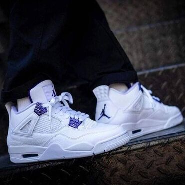 Men's Footwear: Nike Air Jordan Retro 4 Purple Metallic Shoe Takođe imam stotine