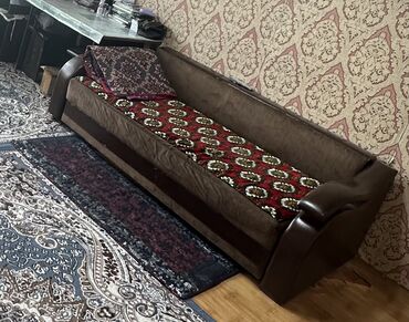 каражыгач сатам: Прямой диван, Б/у, Трёхместный и более
