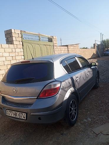 Opel: Kredit mümkündür.Opel Astra H (5 qapılı hetçbek) - Korpus: Boz rəng — 1