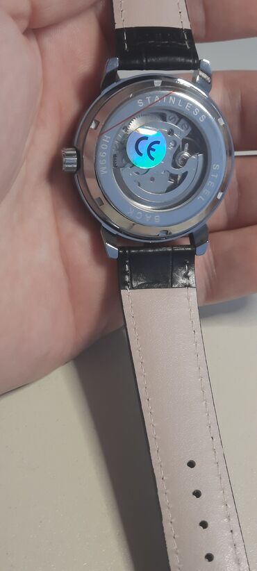 Qol saatları: Yeni mexanika saatlar. Modeldən aslı olaraq qiymətlər 40 AZN-dən 50 — 25