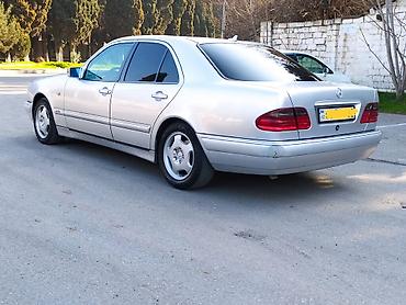 Mercedes-Benz: Mercedes-Benz E-Class: 2 l | 1996 il Sedan — 6