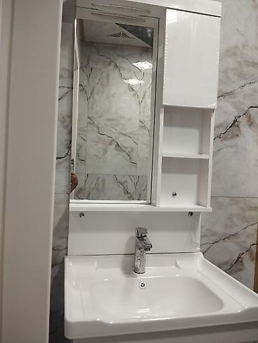 Hamam üçün lavabo dəsti - Material: parlaq ağ rəngdə akril/keramika