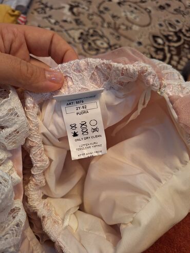 Toy paltarları: Don yenidir 1defe geynilib. 2-3 yawinda 4yawinda uwagada geder — 12