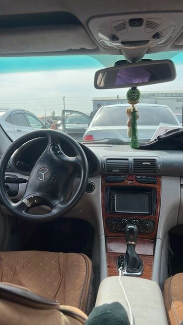 купить скутер в бишкеке: Mercedes-Benz C-Class: 2001 г., 2 л, Автомат, Газ, Седан