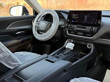 Toyota: Toyota Grand Highlander: 2024 г., 2.4 л, Автомат, Бензин, Внедорожник — 4
