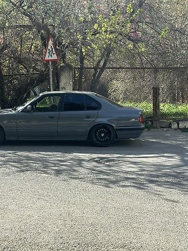 BMW: BMW 5 Series E34 sedan - Kuzov: 4 qapılı sedan, tünd boz rəng - — 3