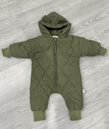 спортивный костюм для мальчика: Продаю теплый комбинезон для мальчика. Купили месяц назад.Почти новый