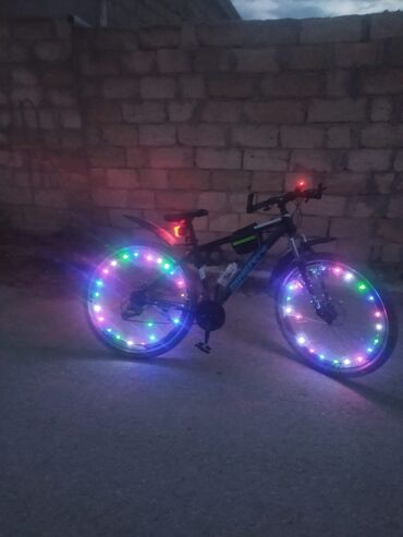 LED işıqlı dağ velosipedi - Çərçivə: alüminium gövdə, ön