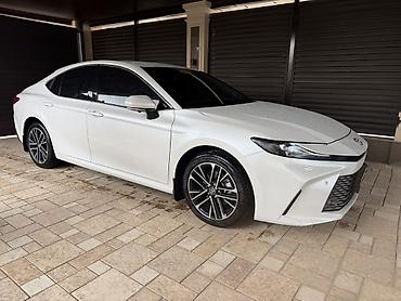 Транспорт: Toyota Camry: 2025 г., 2.5 л, Вариатор, Гибрид, Седан — 7