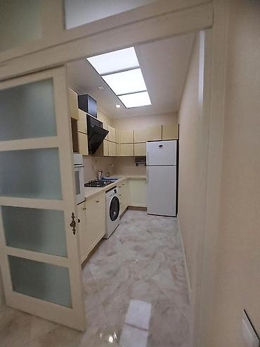2 mertebe: İcarəyə verilir 2 otaqlı yeni tikili 70 m², 28 May m. Kateqoriya Yeni — 5