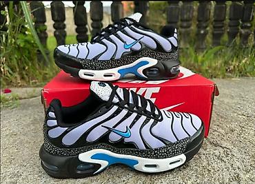 Patike: Svi modeli po 2850 din
br 36 do 46 — 26