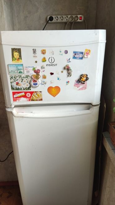 резинка на холодильник: Холодильник Indesit, Б/у, Двухкамерный