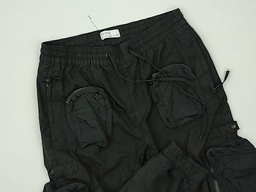 czarne cargo pull and bear: Bershka, Spodnie cargo damskie, rozmiar M — 1