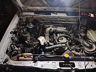 Дизельный двигатель Nissan TD27 разобран есть все запчасти гбс