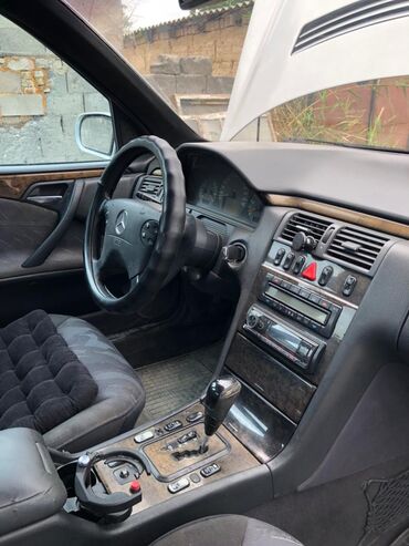 накидка на мерс: Mercedes-Benz E-Class: 2001 г., 2.2 л, Автоматтык, Дизель, Седан