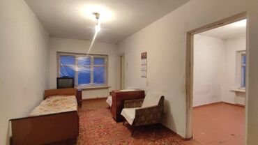в районе кызыл аскер: 3 комнаты, 50 м², Индивидуалка, 1 этаж, Старый ремонт