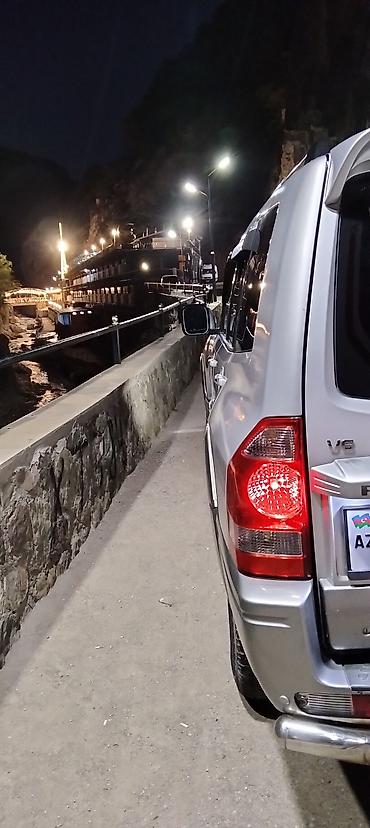 Mitsubishi: Mitsubishi Pajero: 3.5 l | 2003 il 179000 km Ofrouder/SUV — 7