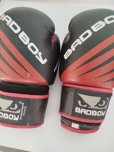 футбольные бутсы predator: Боксерские перчатки BAD BOY - Серия: Boxing Professional (надпись на