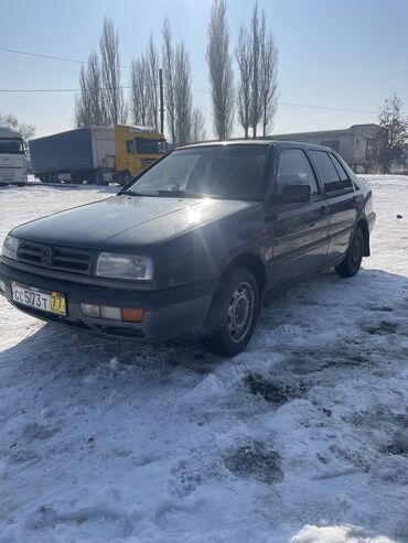 Volkswagen: Volkswagen Vento: 1993 г., 1.8 л, Механика, Бензин