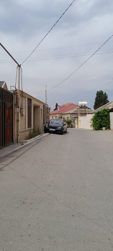 Həyət evləri və villaların satışı: Obyekt: Həyət evi Təsvir: - 1 mərtəbəli, ayrı həyəti olan ev. Geniş — 9