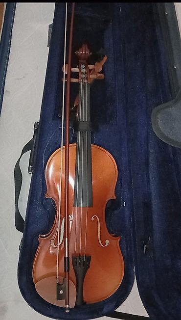 skripka 4 4: Məhsul: Skripka seti Təsvir: - Klassik 4/4 ölçülü skripka (tam ölçü) — 1
