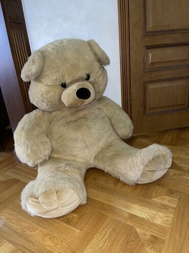 медведь игрушка: Продаю дорогого шикарного медведя Размером 2метра Цвет очень богатый