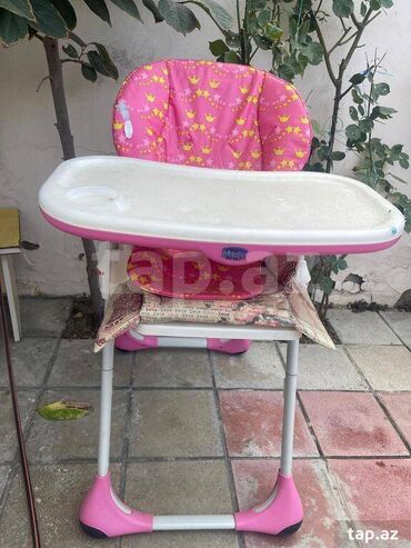 Manejlər: Salam. Az istifadə olunmuş uşaq stolu satılır. Bakı şəhərində yerləşir
