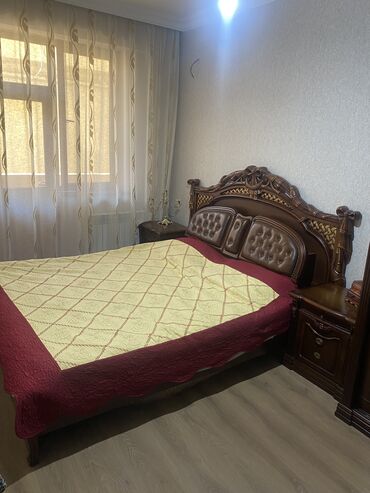 vitrazhnye okna v dome: Двуспальная кровать, Шкаф, Трюмо, 2 тумбы, Азербайджан, Б/у