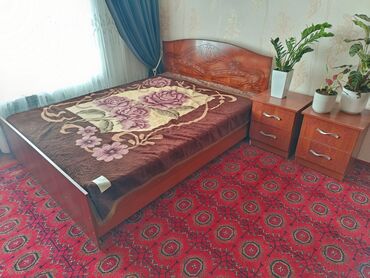заказать прикроватную тумбочку: Спальный гарнитур, Б/у, Дерево