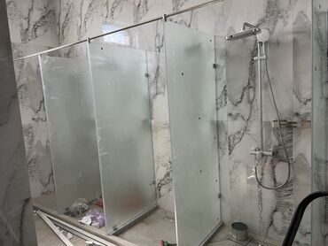 Душевые перегородки и ограждения: Душевые ограждения и перегородки из закалённого стекла под заказ — 3