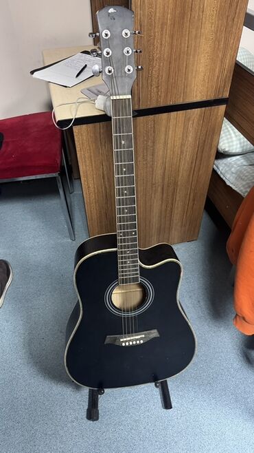 гитара арзан: Стомость около 8000 продаю так так как уже давно не играю и точно не