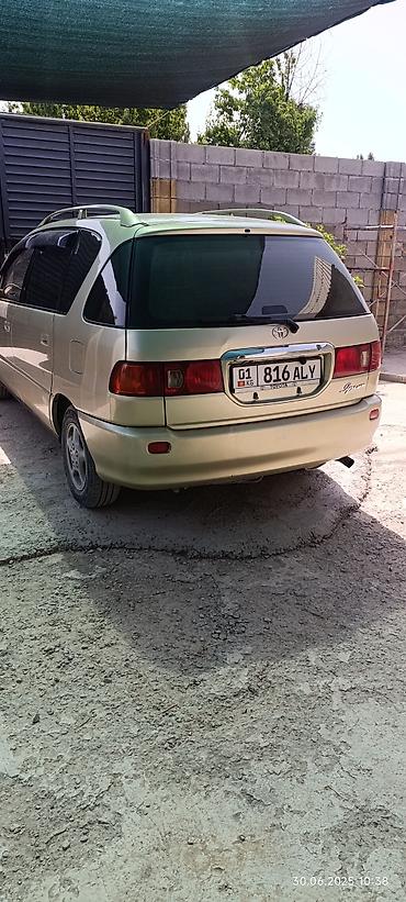 Toyota: Toyota Ipsum: 2000 г., 2 л, Автомат, Бензин, Минивэн — 10