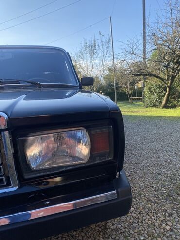 дом на колёсах: Avtomobil: Klassik LADA (VAZ) 2107, qara rəng. Xüsusiyyətlər: -