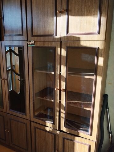 Uzunmüddətli kirayə mənzillər: Pirborun qarşlsndakl binada 5/5 bir otaq ikiyə düzəlib kirayə verilir — 9