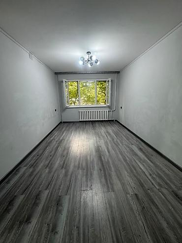 104серии: 1 комната, 30 м², 8 мкр 104 серия, 1 этаж, Свежий ремонт — 1