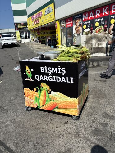 Hazır biznes Qarğıdalı arabası Yenidir. Butun əşyaları var zontik,qaz