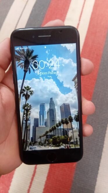 Apple iPhone: IPhone 7, 32 GB, Qara, Barmaq izi