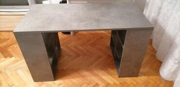 Stolovi: Radni Sto 46 Materijal: Radni sto se izrađuje od univera debljine 18 — 7