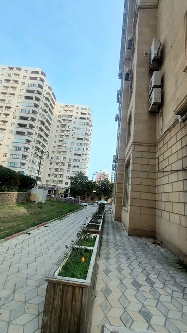 Yeni tikili: Yasamal, 4 otaqlı, Yeni tikili, m. İçərişəhər, 204 kv. m -da lalafo.az — 5 Yeni tikili: Yasamal, 4 otaqlı, Yeni tikili, m. İçərişəhər, 204 kv. m — 5