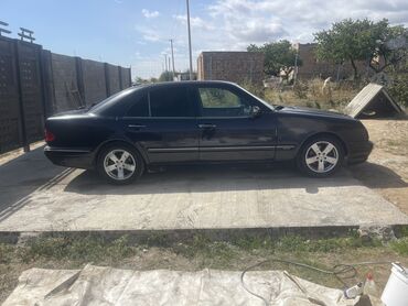 некстя 2: Mercedes-Benz E 200: 2002 г., 2 л, Автомат, Бензин, Седан