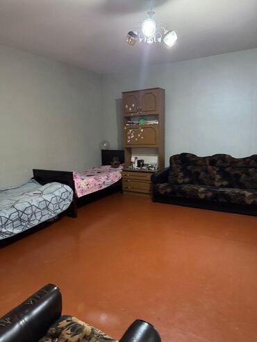 Uzunmüddətli kirayə mənzillər: Xanım ev yoldaşı axtarılır. Mənzil Bakıxanov qəsəbəsində mərkəzi yola — 6