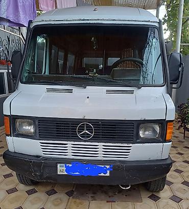 4777 nömrə: Mercedes-Benz 208D mikroavtobus - Kuzov: uzun və yüksək tavanlı, ağ — 1